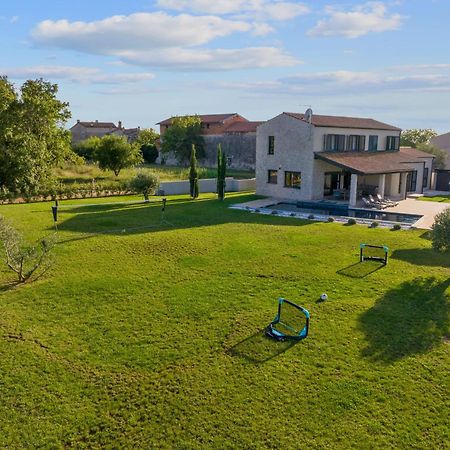 Villa Stellar Бртонигла Экстерьер фото
